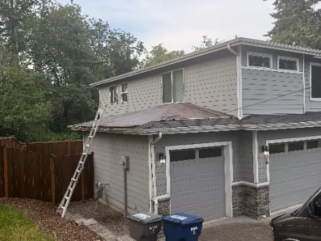 Two-story Washington home where Restoration Medix repaired the roof